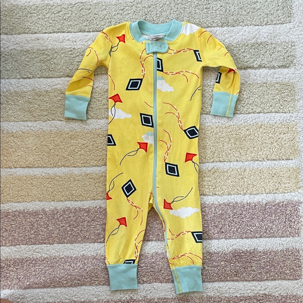 Hanna Andersson Yellow Kite Print Footie